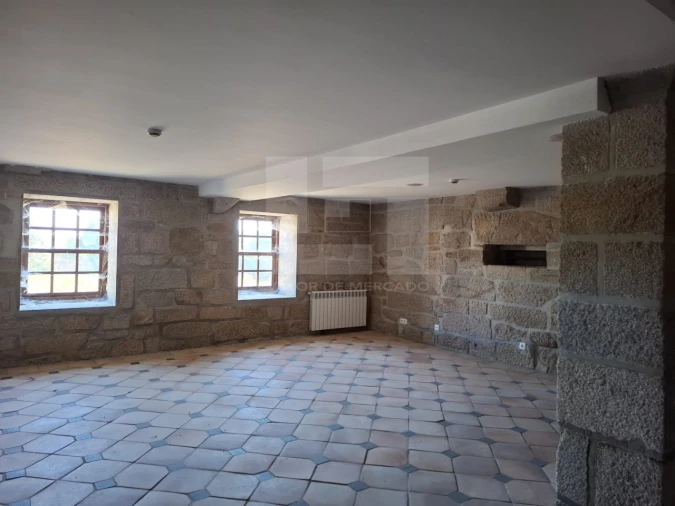 Moradia T10 para Venda em Santa Cruz da Trapa e São Cristóvão de Lafões Foto 9