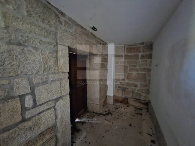 Moradia T10 para Venda em Santa Cruz da Trapa e São Cristóvão de Lafões Foto 11