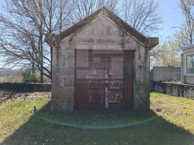 Moradia T10 para Venda em Santa Cruz da Trapa e São Cristóvão de Lafões Foto 12