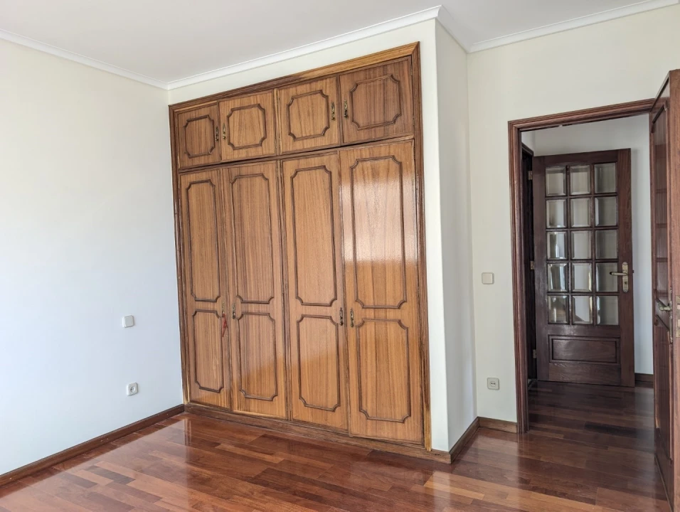 Apartamento T3 para Venda em Mafamude e Vilar do Paraíso Foto 16