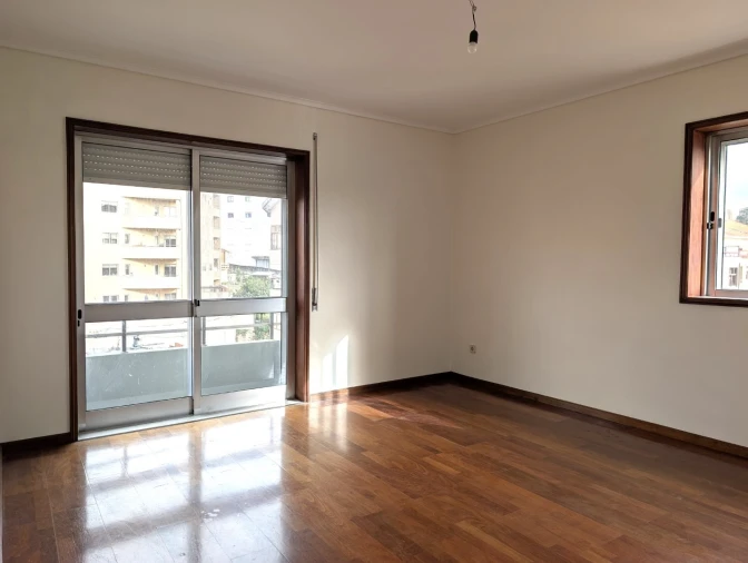 Apartamento T3 para Venda em Mafamude e Vilar do Paraíso Foto 13
