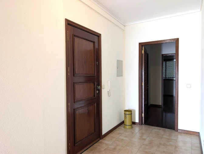 Apartamento T3 para Venda em Mafamude e Vilar do Paraíso Foto 5