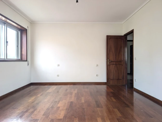 Apartamento T3 para Venda em Mafamude e Vilar do Paraíso Foto 12