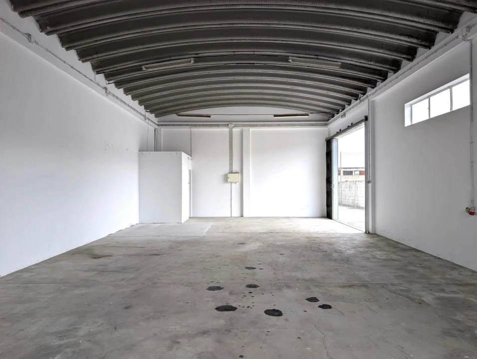 Armazém para Arrendamento em Esgueira Foto 3