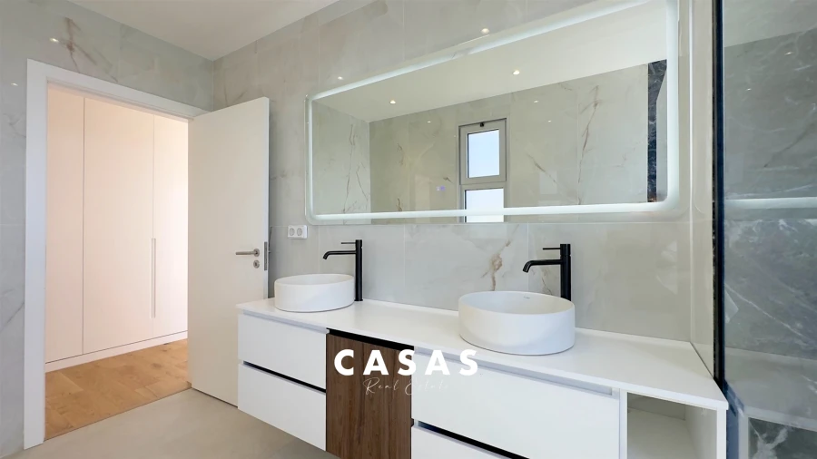 Moradia T3 para Venda em São Martinho Foto 32