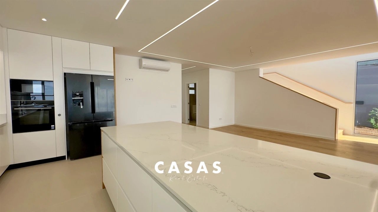 Moradia T3 para Venda em São Martinho Foto 22