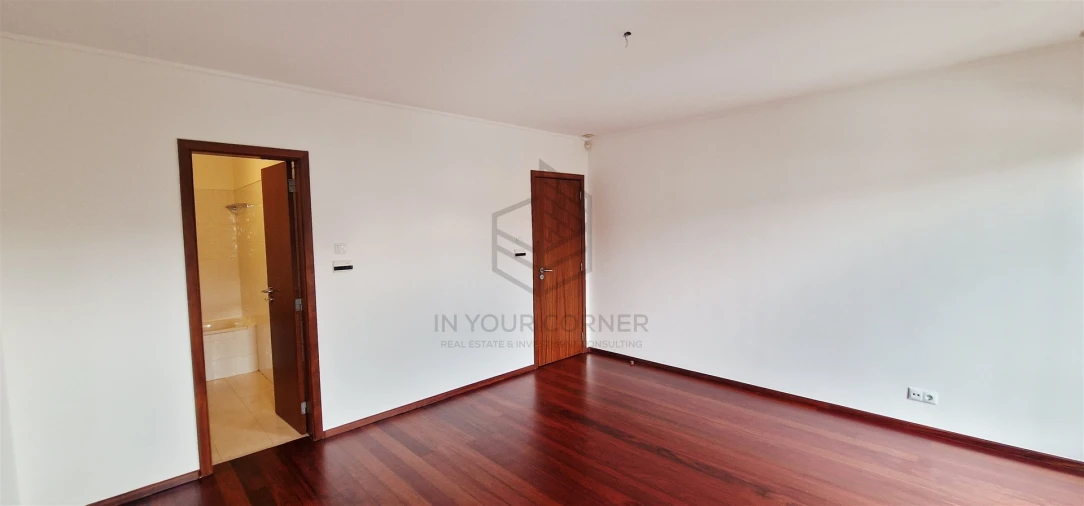 Moradia T4 para Arrendamento em Belém Foto 31