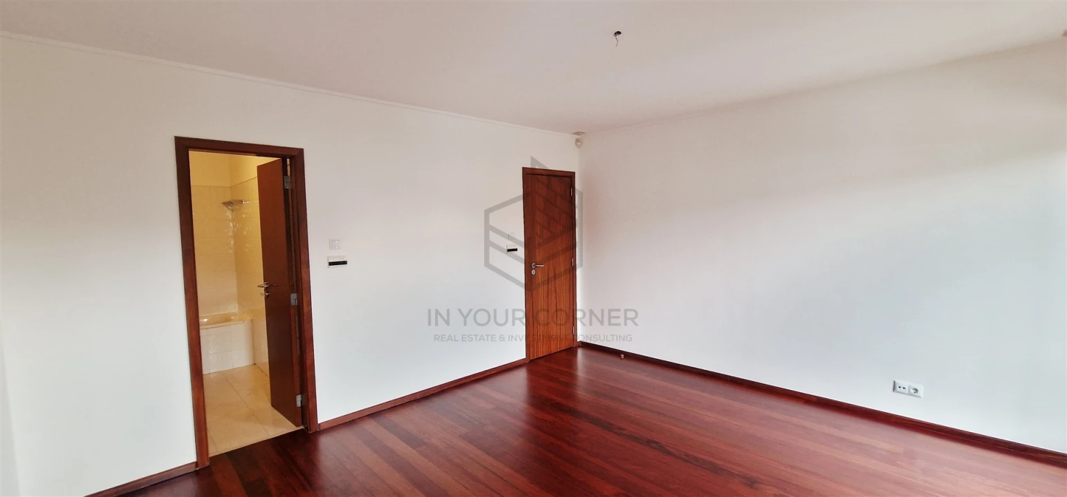 Moradia T4 para Arrendamento em Belém Foto 31