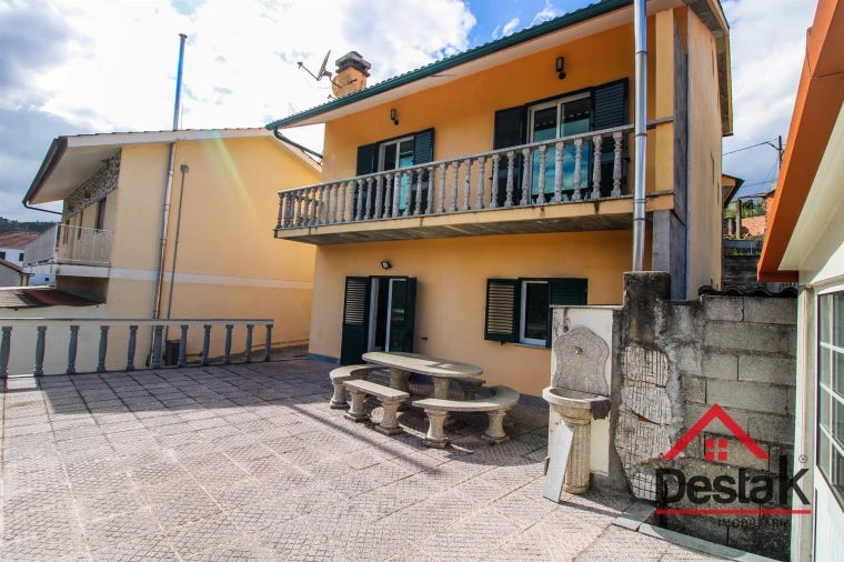 Moradia T3 para Venda em Pindelo dos Milagres Foto 9