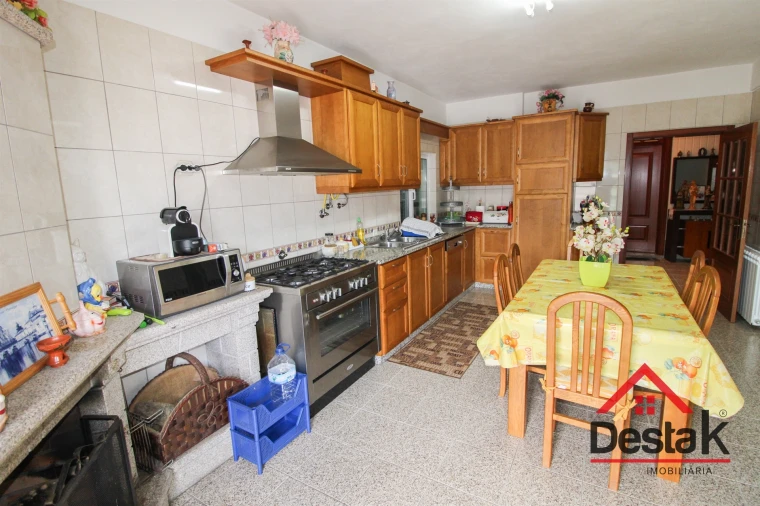 Moradia T3 para Venda em Pindelo dos Milagres Foto 12