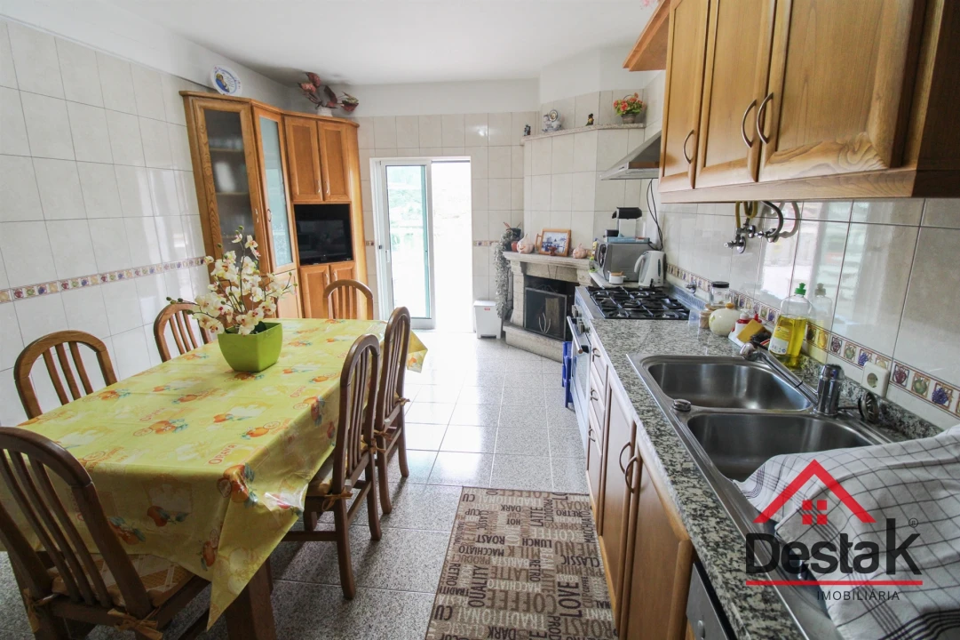 Moradia T3 para Venda em Pindelo dos Milagres Foto 11