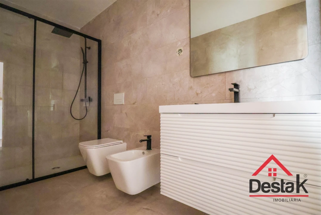 Moradia T3 para Venda em Campo Foto 17