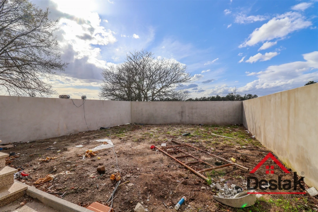 Moradia T3 para Venda em Campo Foto 25