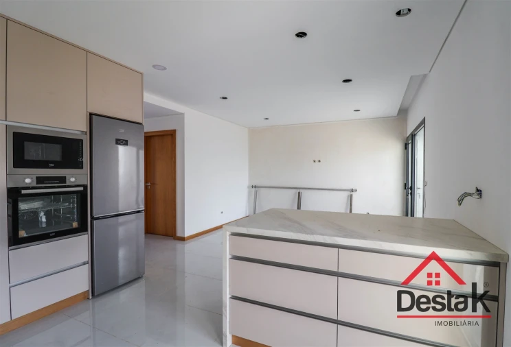 Moradia T3 para Venda em Campo Foto 6