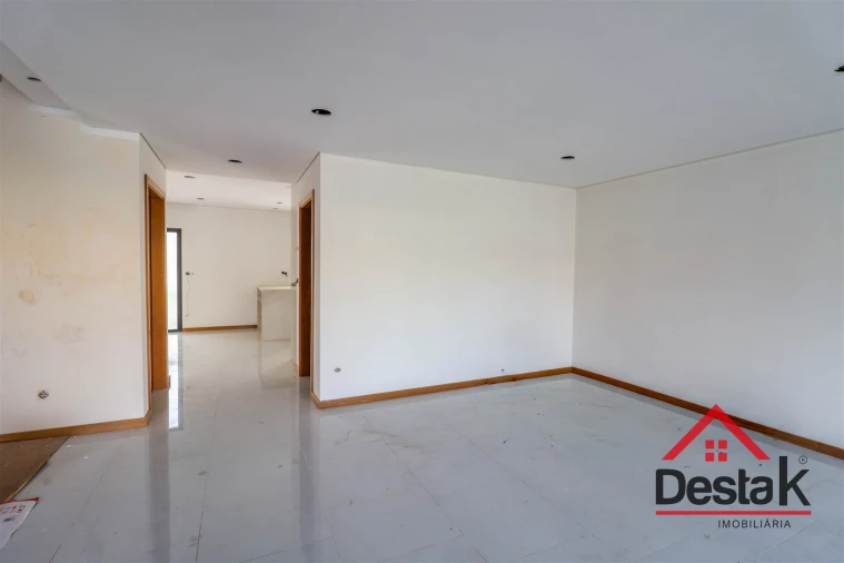 Moradia T3 para Venda em Campo Foto 9