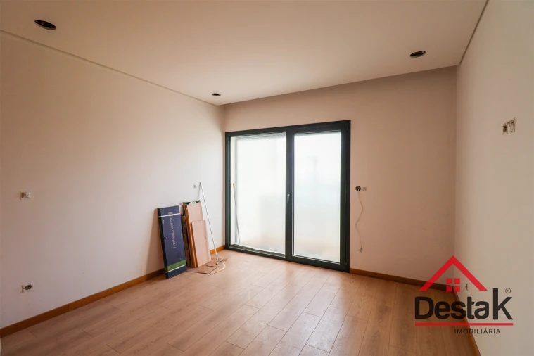 Moradia T3 para Venda em Campo Foto 14