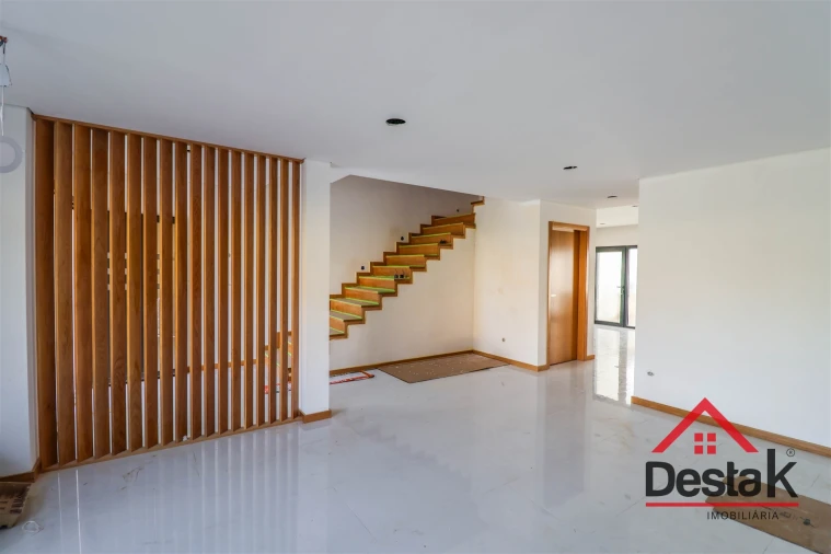 Moradia T3 para Venda em Campo Foto 10