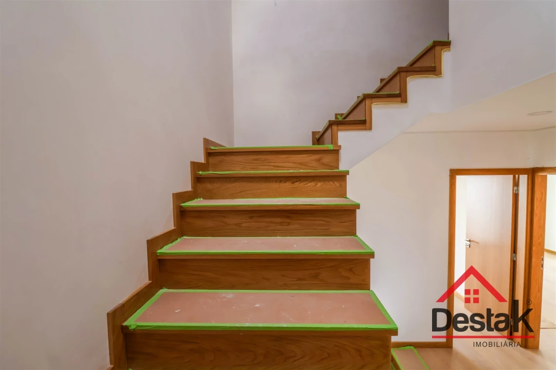 Moradia T3 para Venda em Campo Foto 22