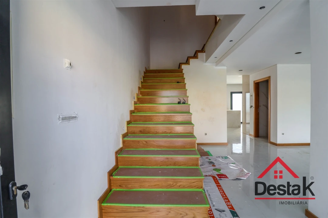 Moradia T3 para Venda em Campo Foto 12