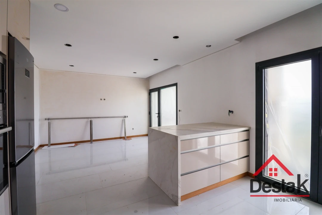 Moradia T3 para Venda em Campo Foto 5