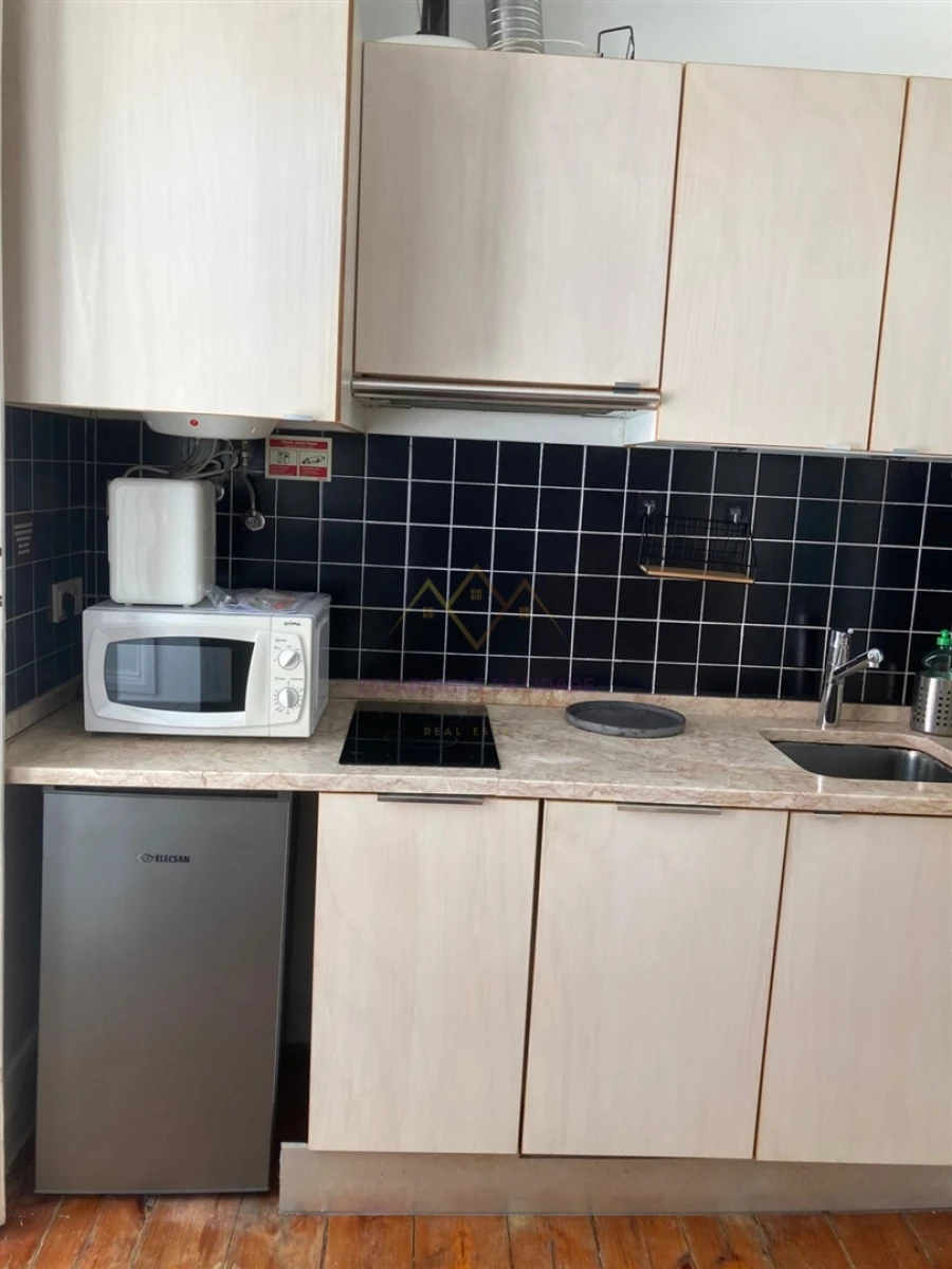 Apartamento T1 para Arrendamento em Misericórdia Foto 17