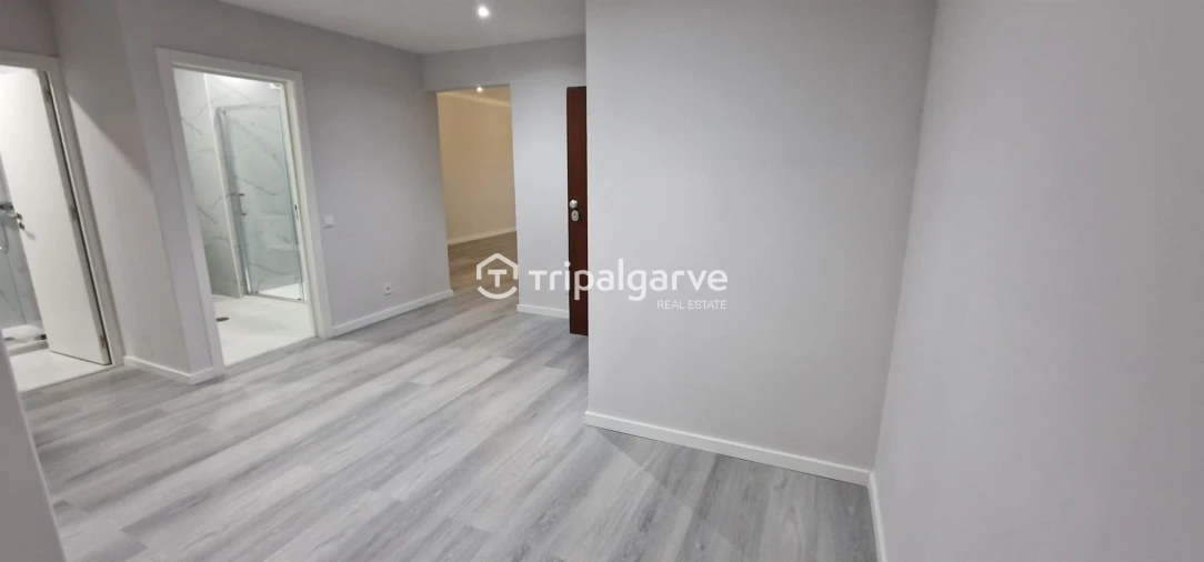 Apartamento T2 para Venda em Quarteira Foto 13
