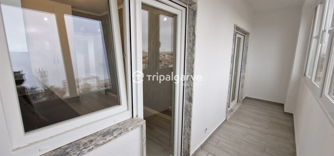 Apartamento T2 para Venda em Quarteira Foto 11