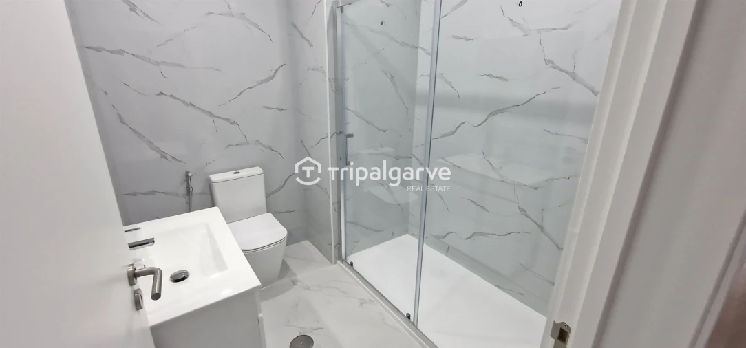 Apartamento T2 para Venda em Quarteira Foto 18