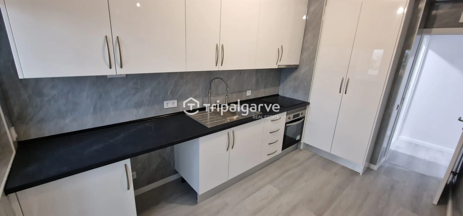Apartamento T2 para Venda em Quarteira Foto 10