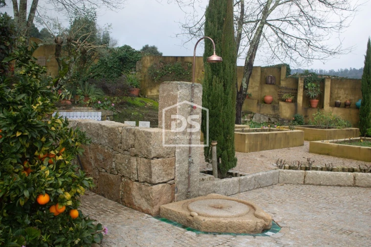 Quinta T4 para Venda em Abragão Foto 9