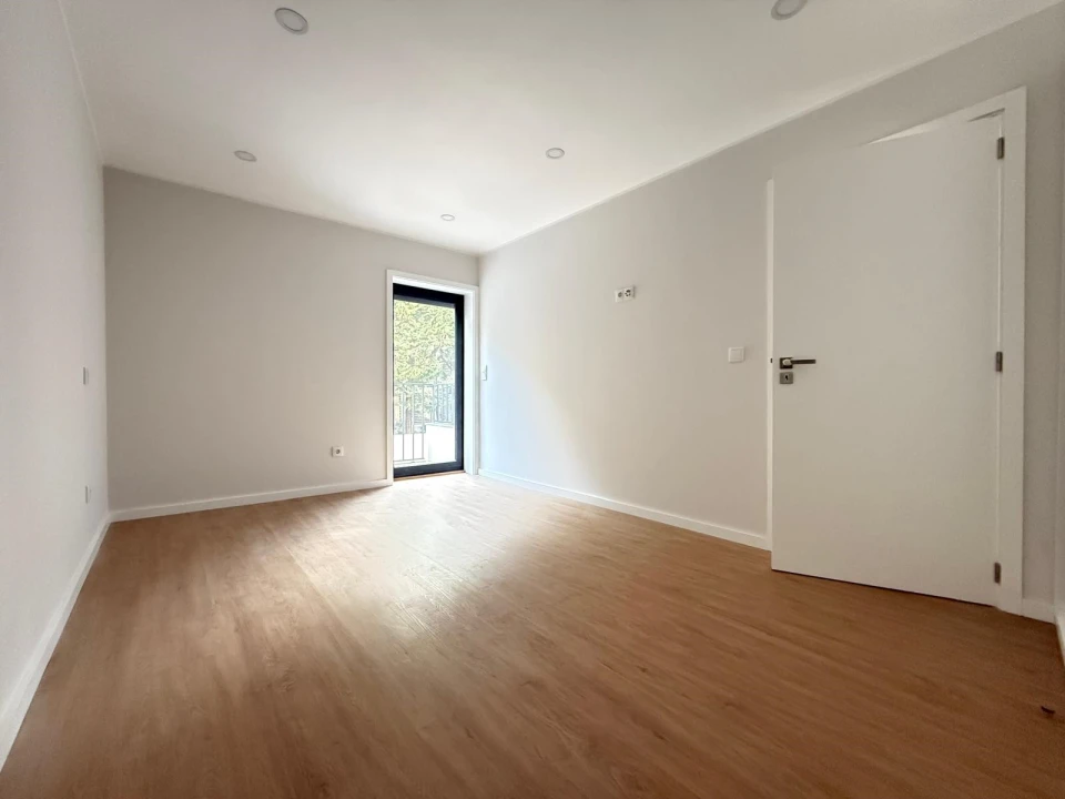 Apartamento T2 para Arrendamento em Lordelo do Ouro e Massarelos Foto 11