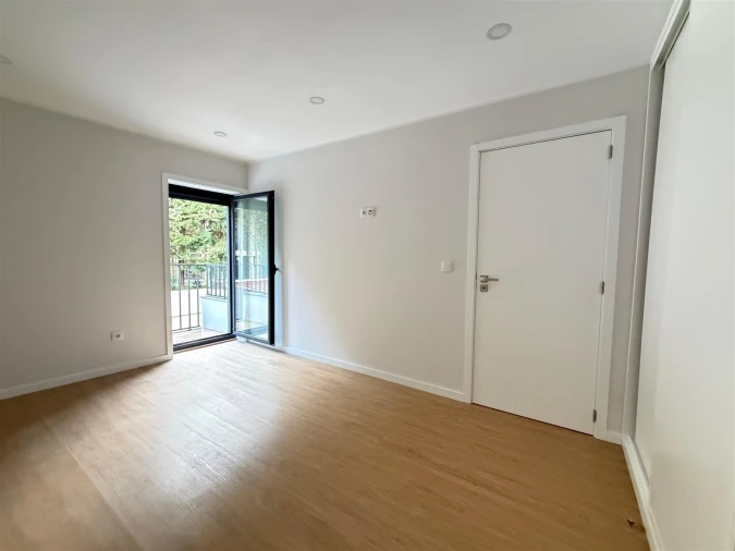 Apartamento T2 para Arrendamento em Lordelo do Ouro e Massarelos Foto 25