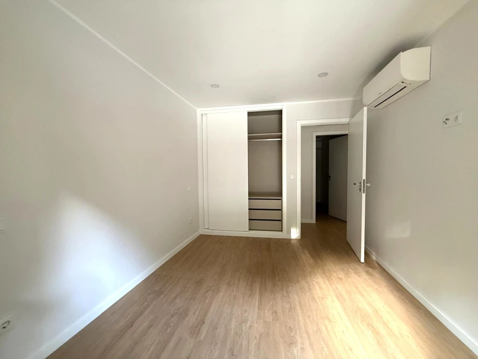 Apartamento T2 para Arrendamento em Lordelo do Ouro e Massarelos Foto 16