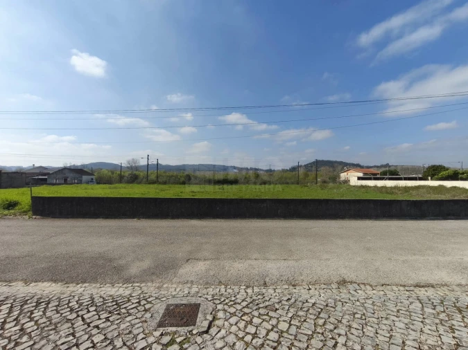 Terreno para Venda em Trouxemil e Torre de Vilela Foto 10