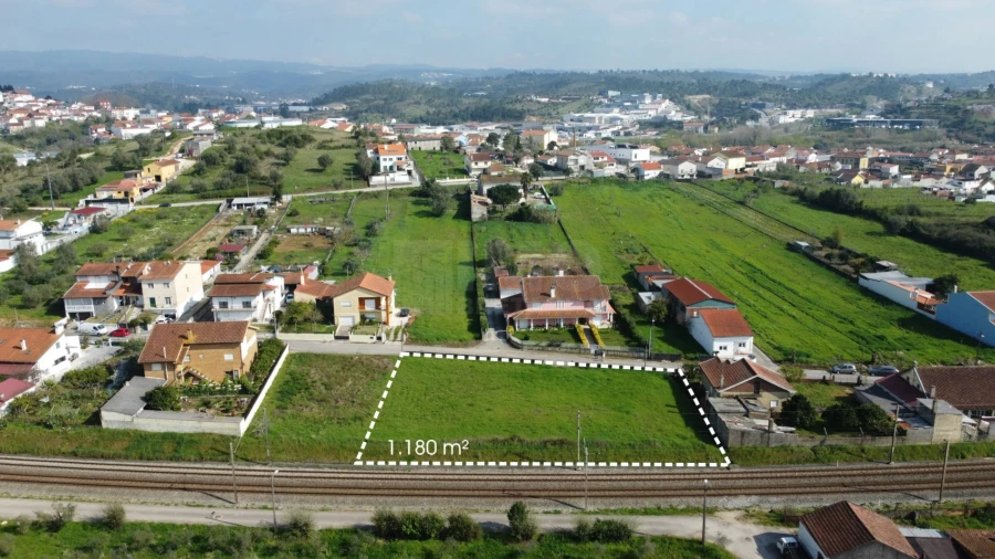 Terreno para Venda em Trouxemil e Torre de Vilela