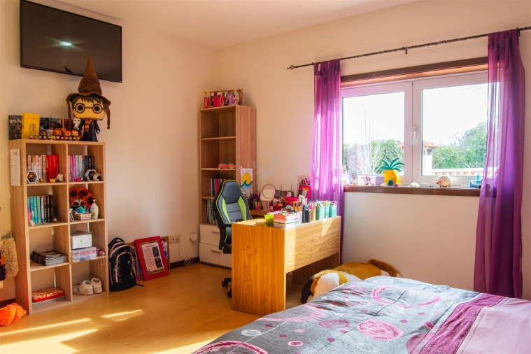 Moradia T4 para Venda em Ouca Foto 25