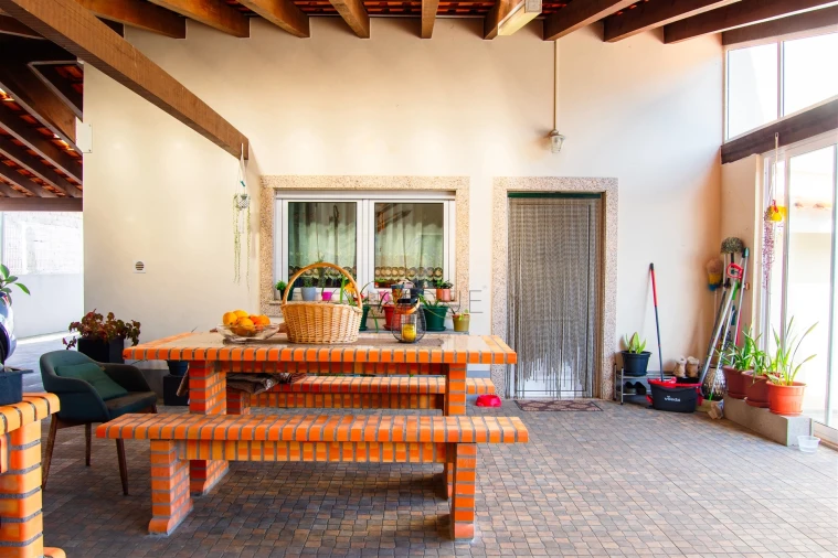 Moradia T4 para Venda em Ouca Foto 6