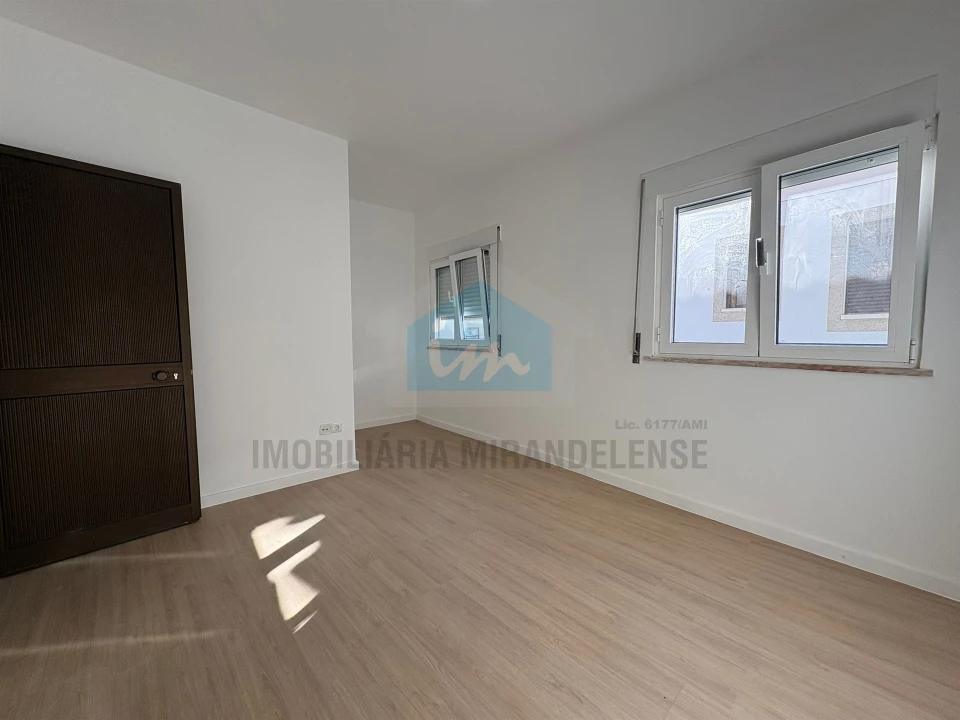 Moradia T3 para Venda em Vila Flor e Nabo Foto 7