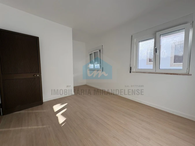 Moradia T3 para Venda em Vila Flor e Nabo Foto 5