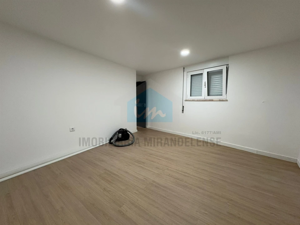 Moradia T3 para Venda em Vila Flor e Nabo Foto 10