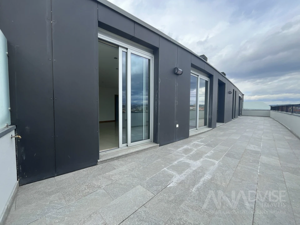 Apartamento T4 para Arrendamento em Viseu Foto 14