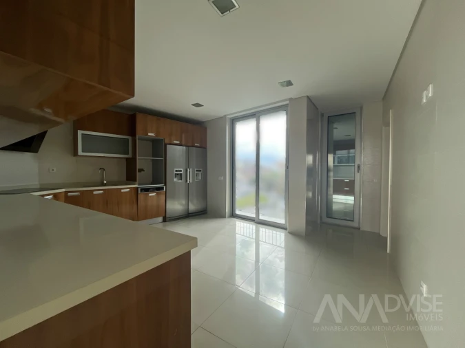 Apartamento T4 para Arrendamento em Viseu Foto 13