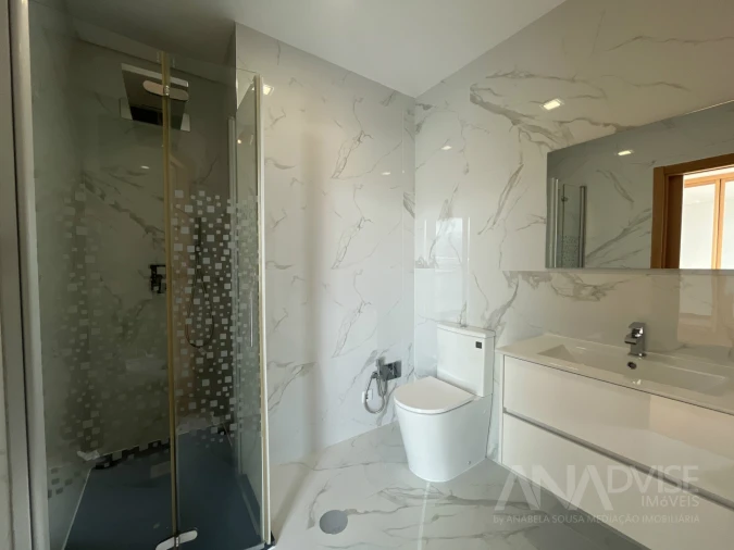 Apartamento T4 para Arrendamento em Viseu Foto 11