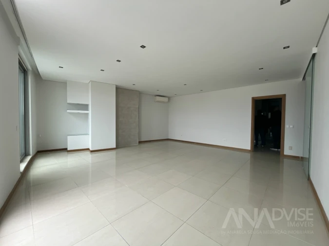 Apartamento T4 para Arrendamento em Viseu Foto 2