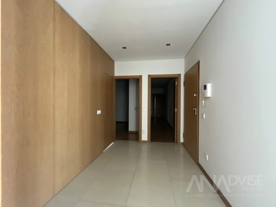 Apartamento T4 para Arrendamento em Viseu Foto 3