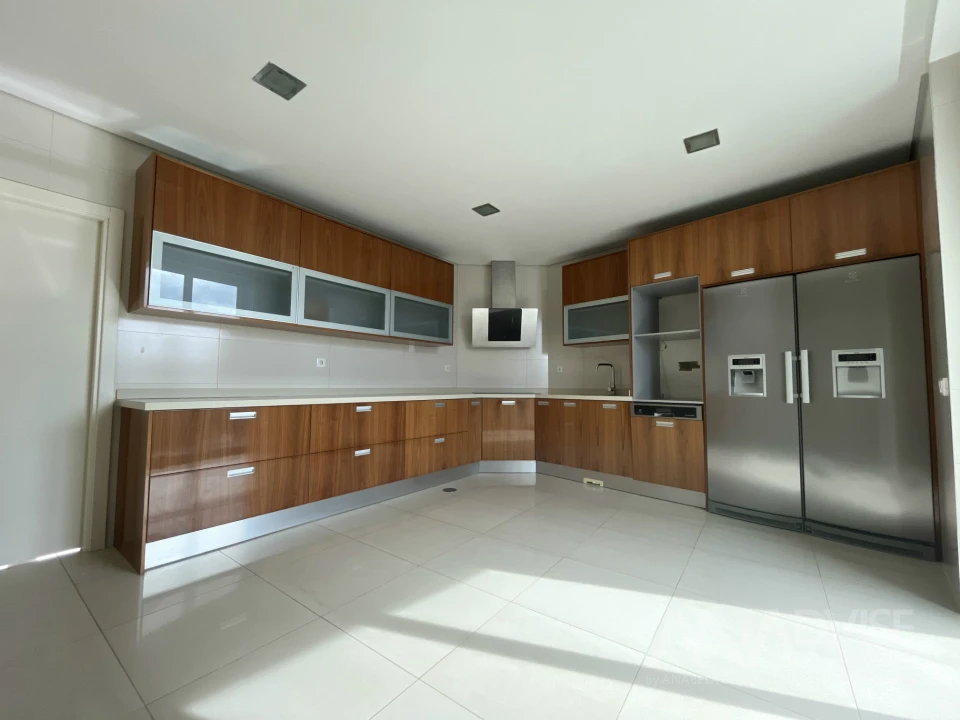 Apartamento T4 para Arrendamento em Viseu Foto 4