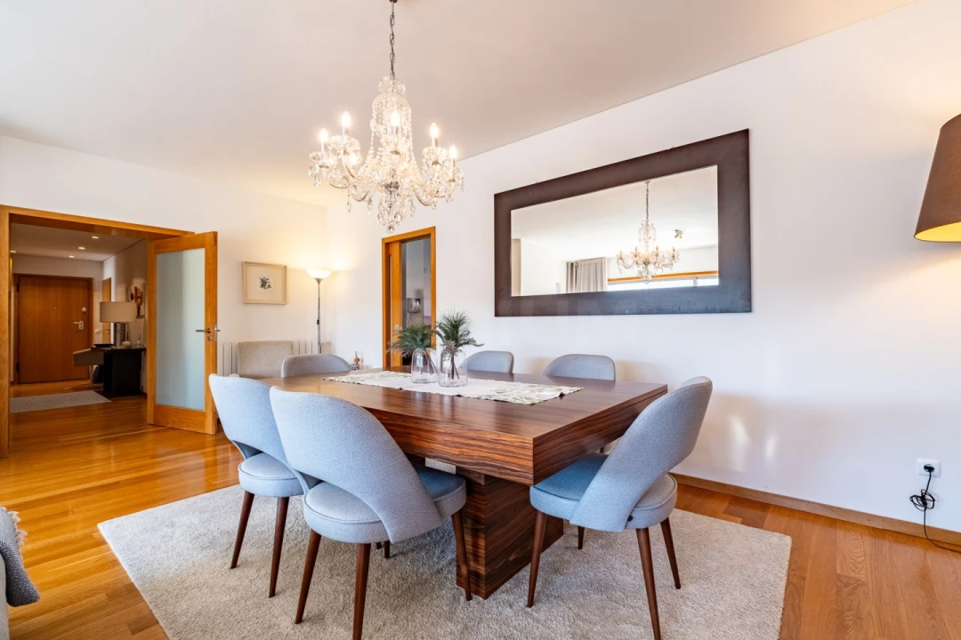 Apartamento T4 para Venda em Milheiros Foto 4