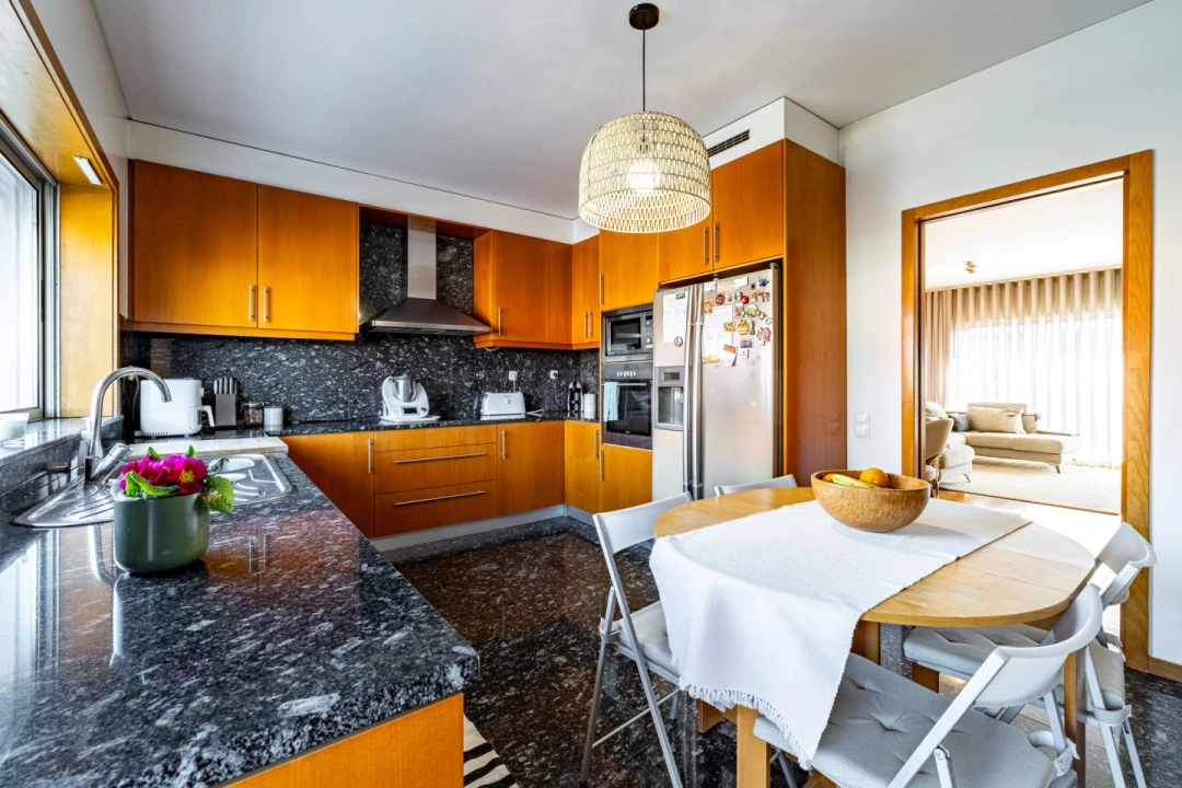 Apartamento T4 para Venda em Milheiros Foto 7