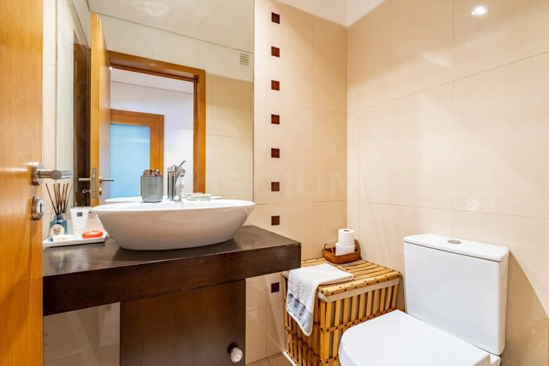 Apartamento T4 para Venda em Milheiros Foto 9