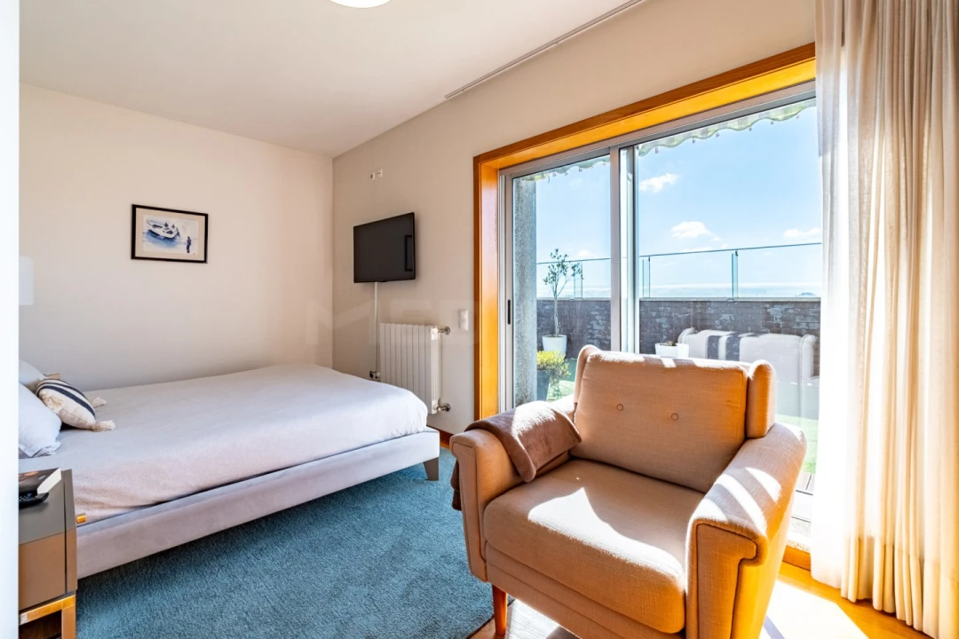 Apartamento T4 para Venda em Milheiros Foto 18